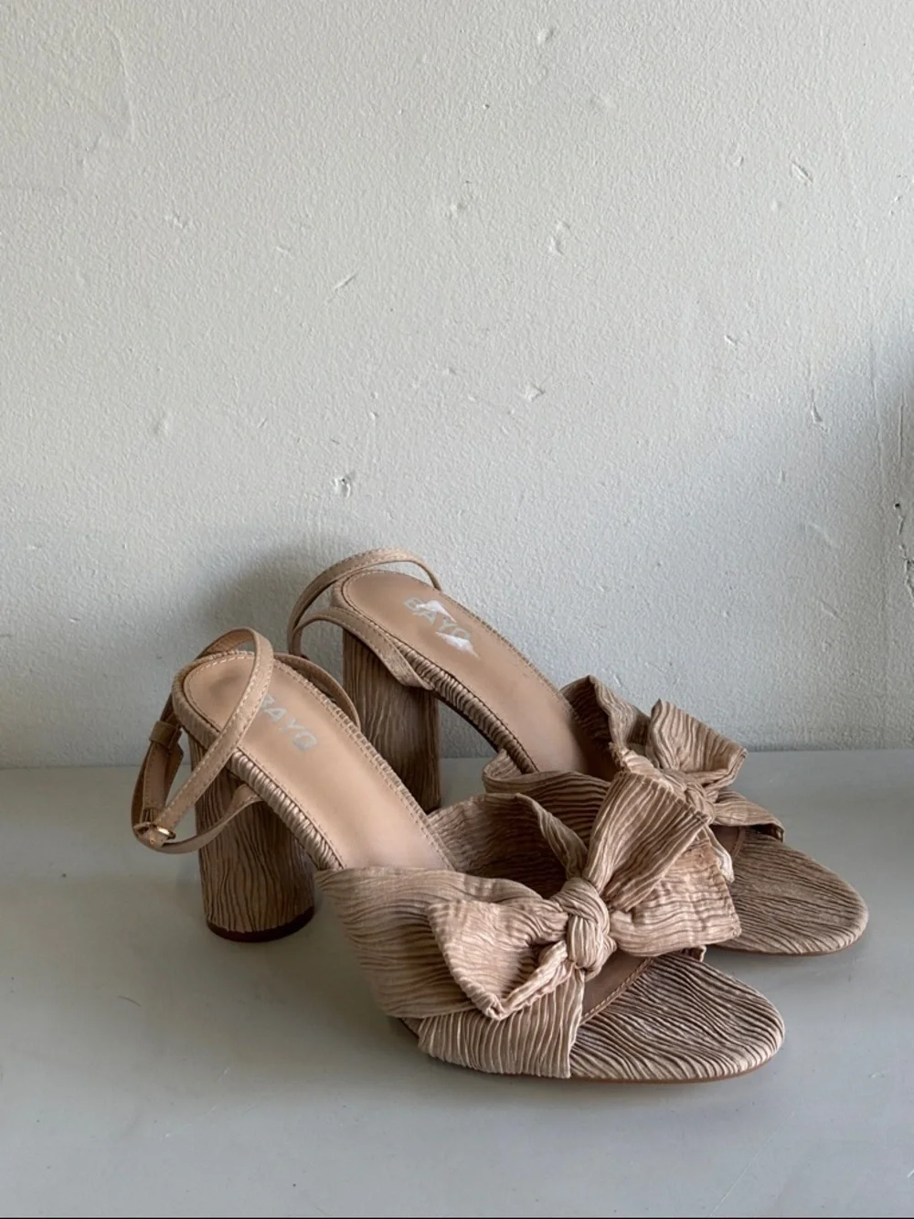 BAYQ Women's Tan Bow Sandals